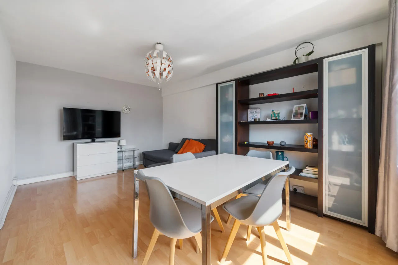 Shiraj Tower, 201 Commercial Road, London, E1, photo 3