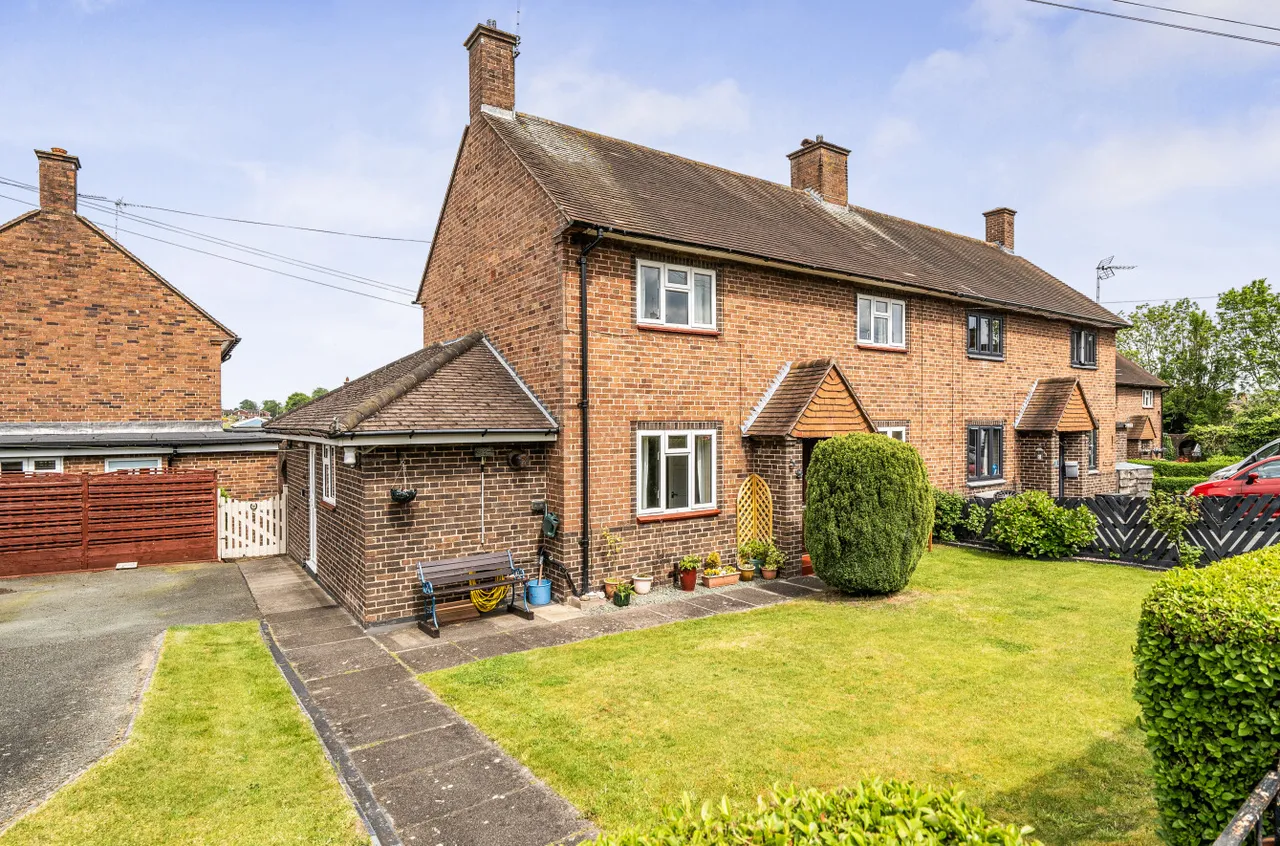 Ferndale Crescent, Gobowen, photo 11