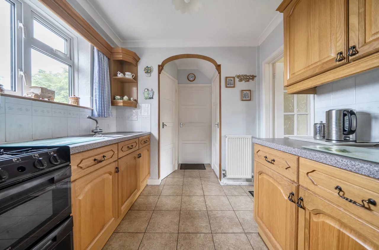 Ferndale Crescent, Gobowen, photo 2
