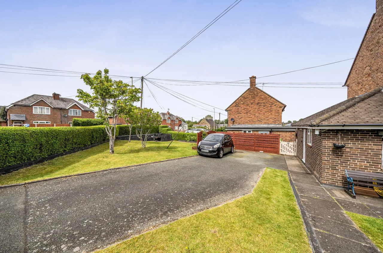 Ferndale Crescent, Gobowen, photo 21