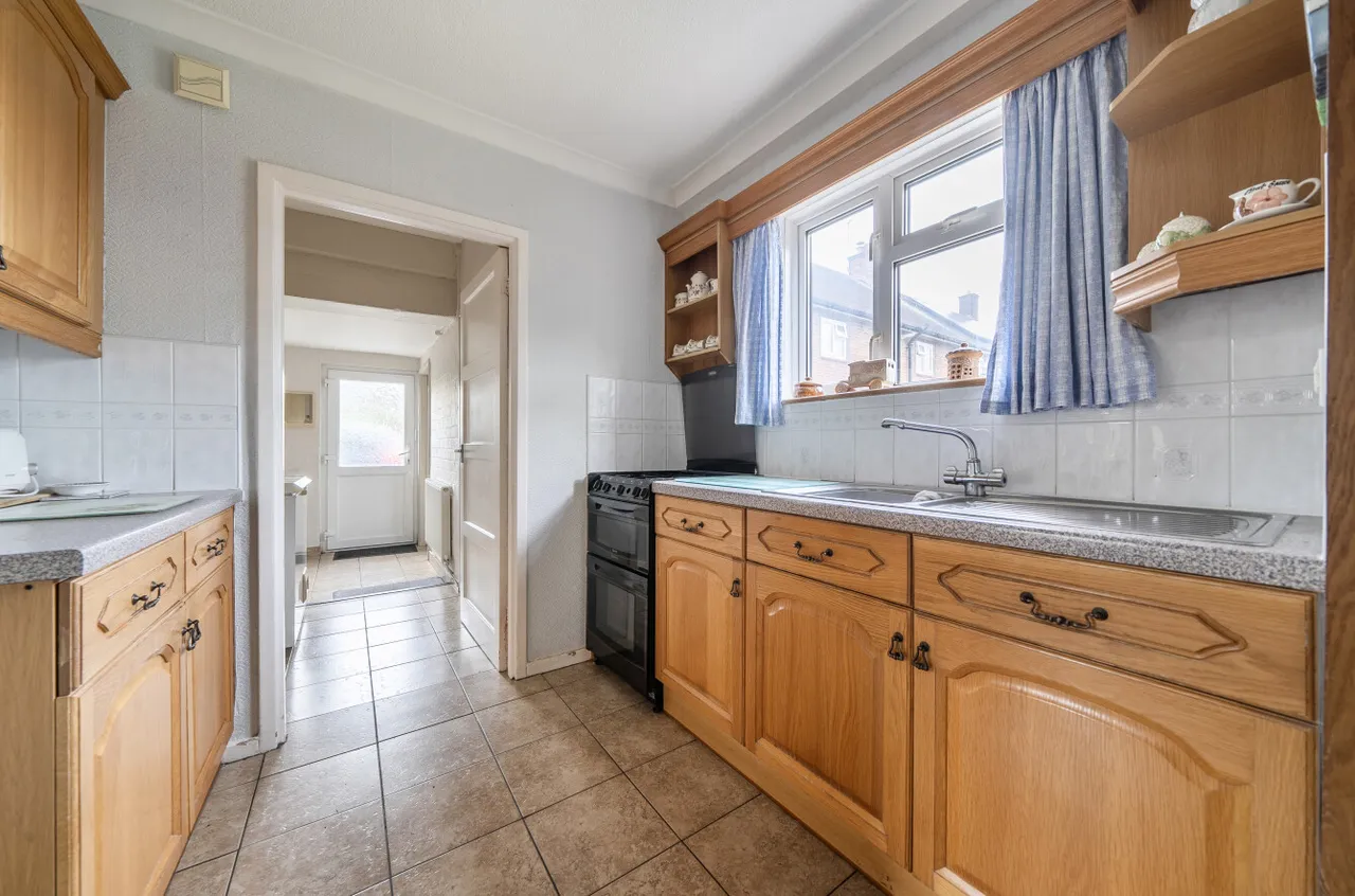 Ferndale Crescent, Gobowen, photo 3