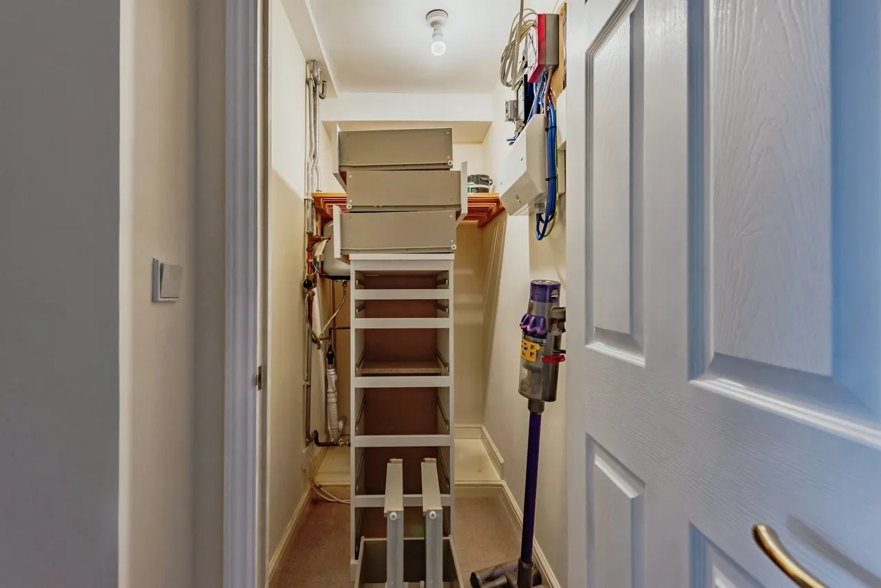 Linkfield Lane, Redhill, RH1, photo 10