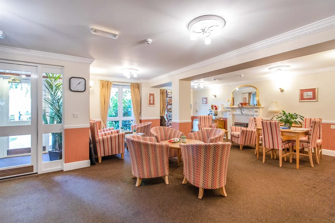 Linkfield Lane, Redhill, RH1, photo 11