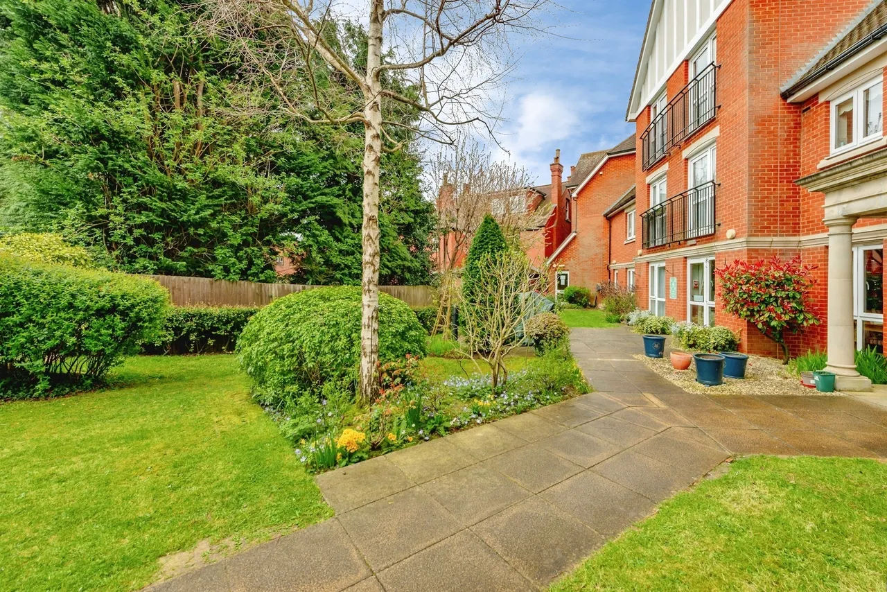 Linkfield Lane, Redhill, RH1, photo 12