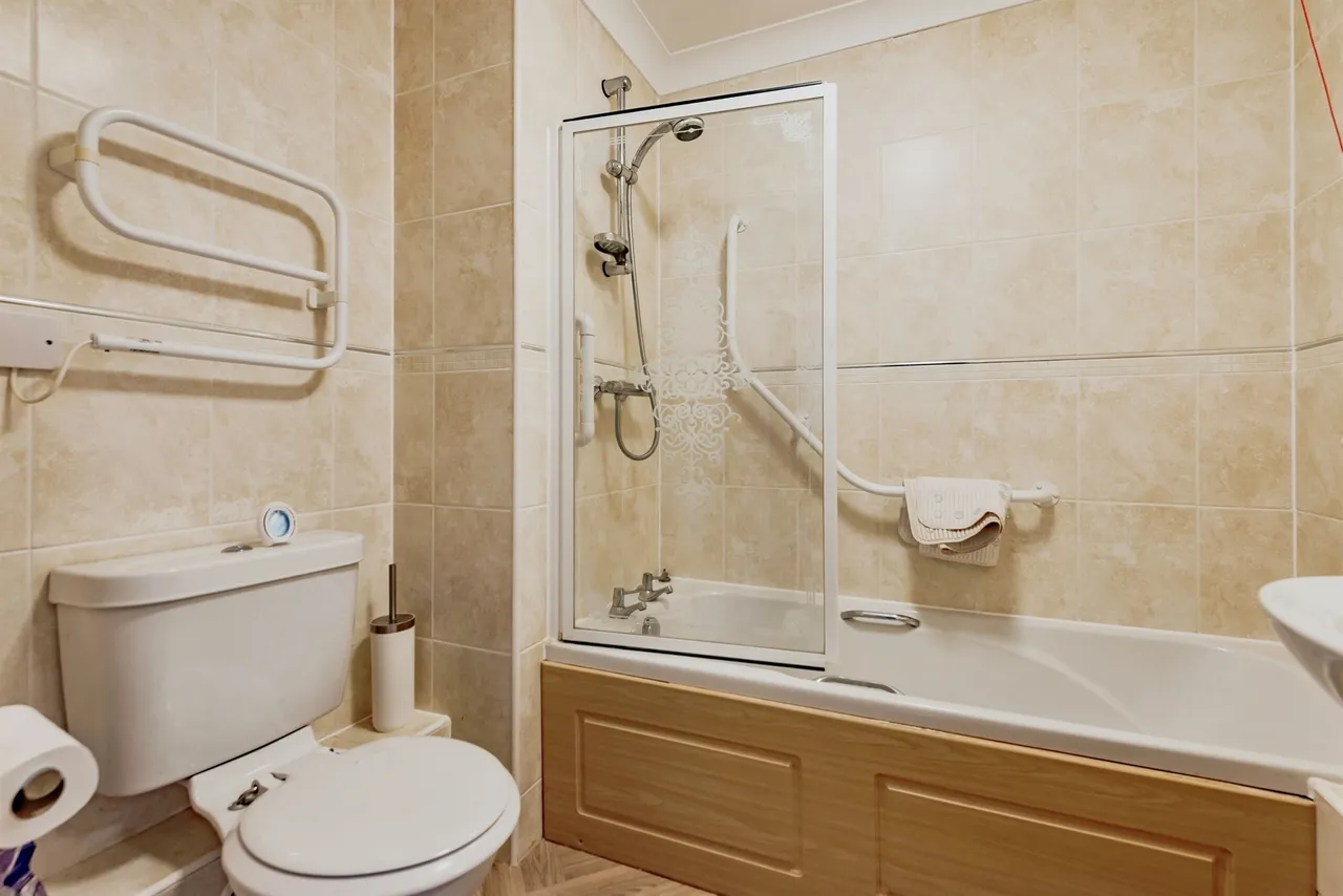 Linkfield Lane, Redhill, RH1, photo 9