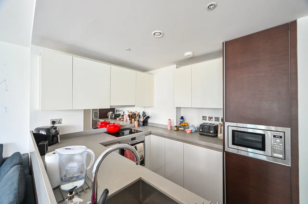 Apartment 348, 12 Baltimore Wharf, London, photo 2