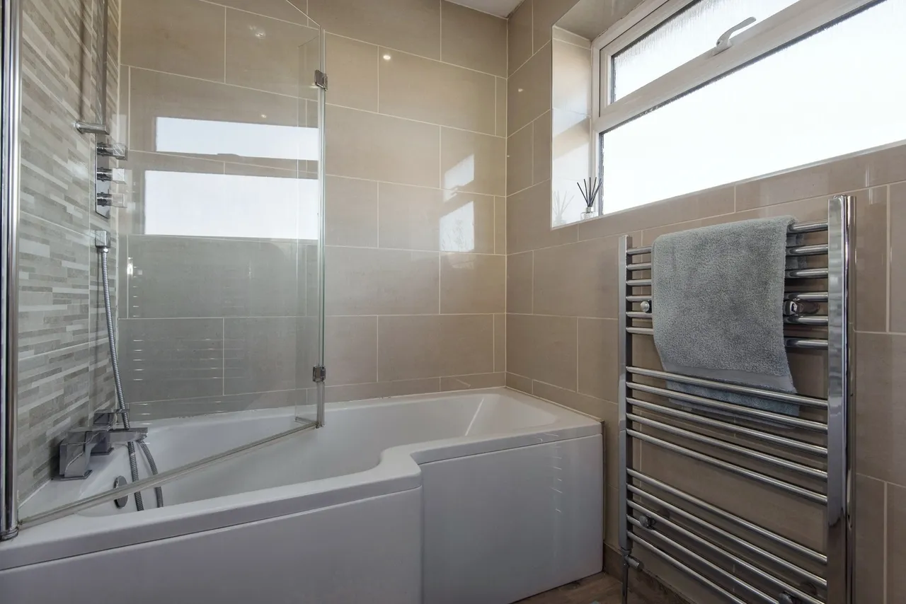 Shakespeare Drive, Upper Caldecote, Biggleswade, Bedfordshire, SG18, photo 14