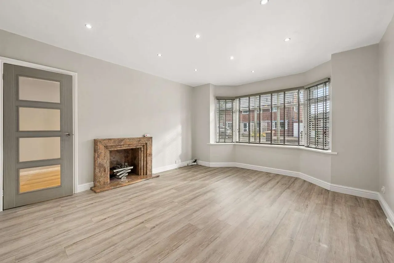 Newlands Drive, Wilmslow, SK9, photo 3