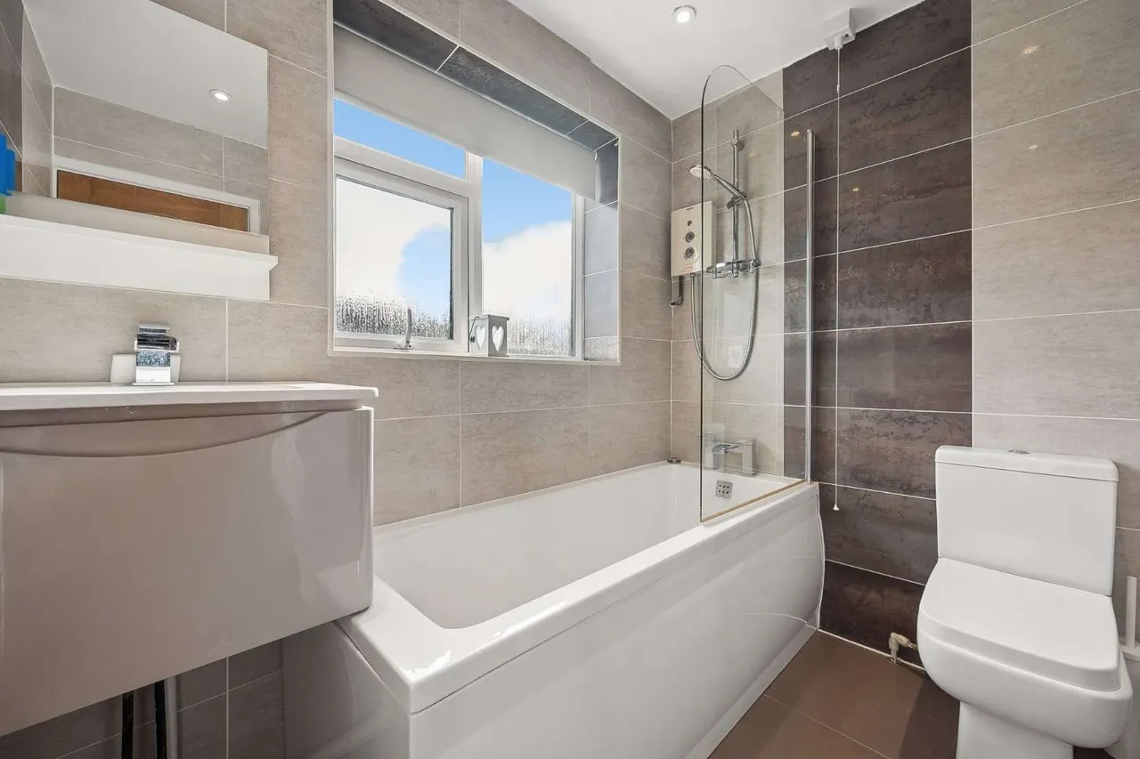Newlands Drive, Wilmslow, SK9, photo 13