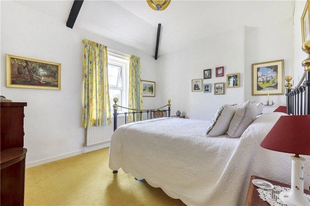 Beaminster, DT8, photo 12