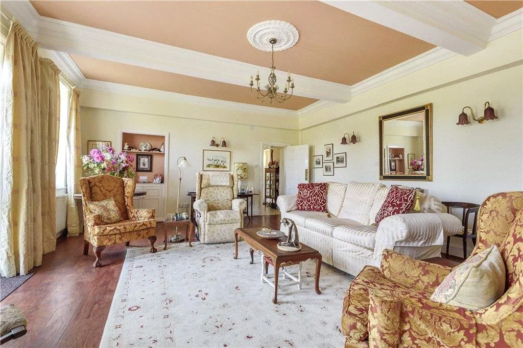 Beaminster, DT8, photo 6