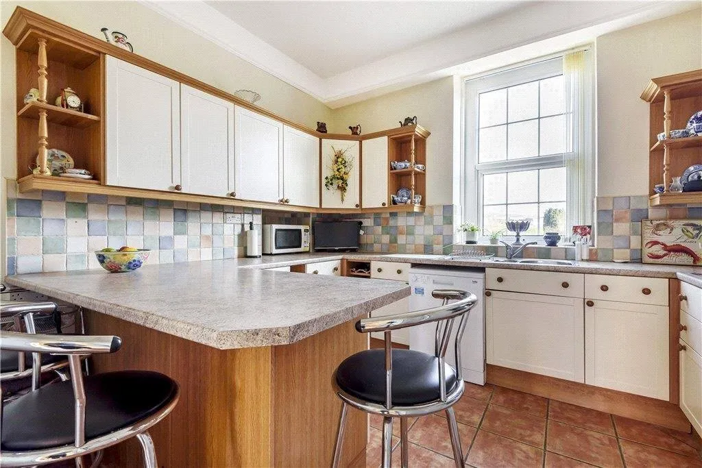 Beaminster, DT8, photo 7