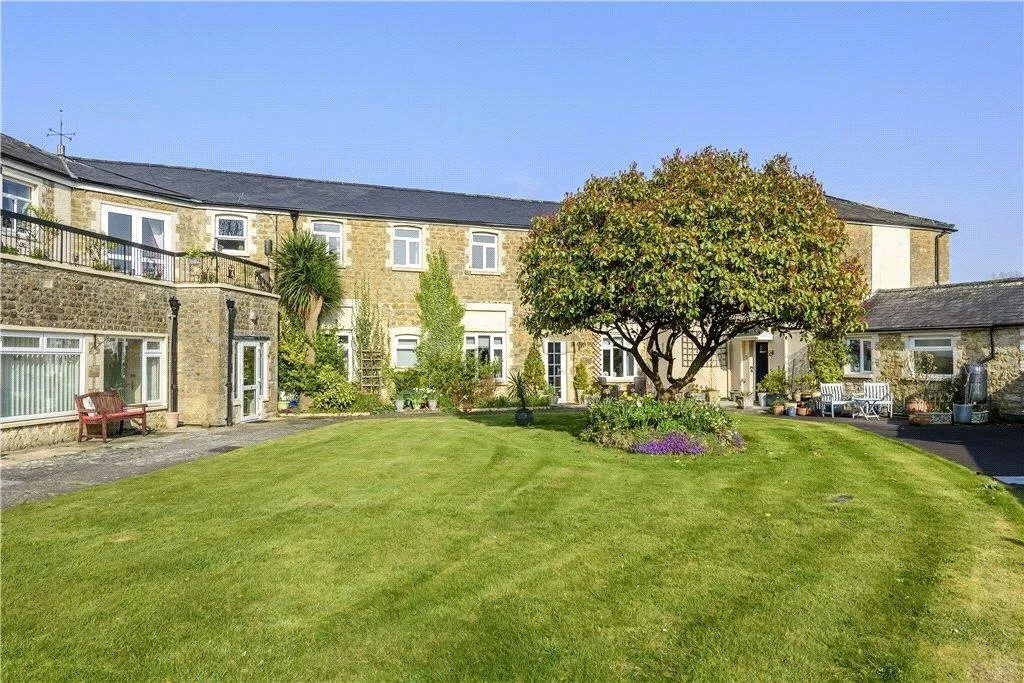 Beaminster, DT8, photo 3