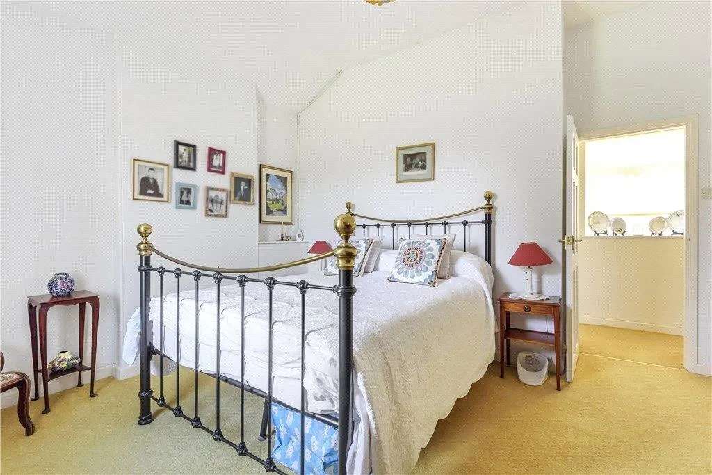 Beaminster, DT8, photo 11