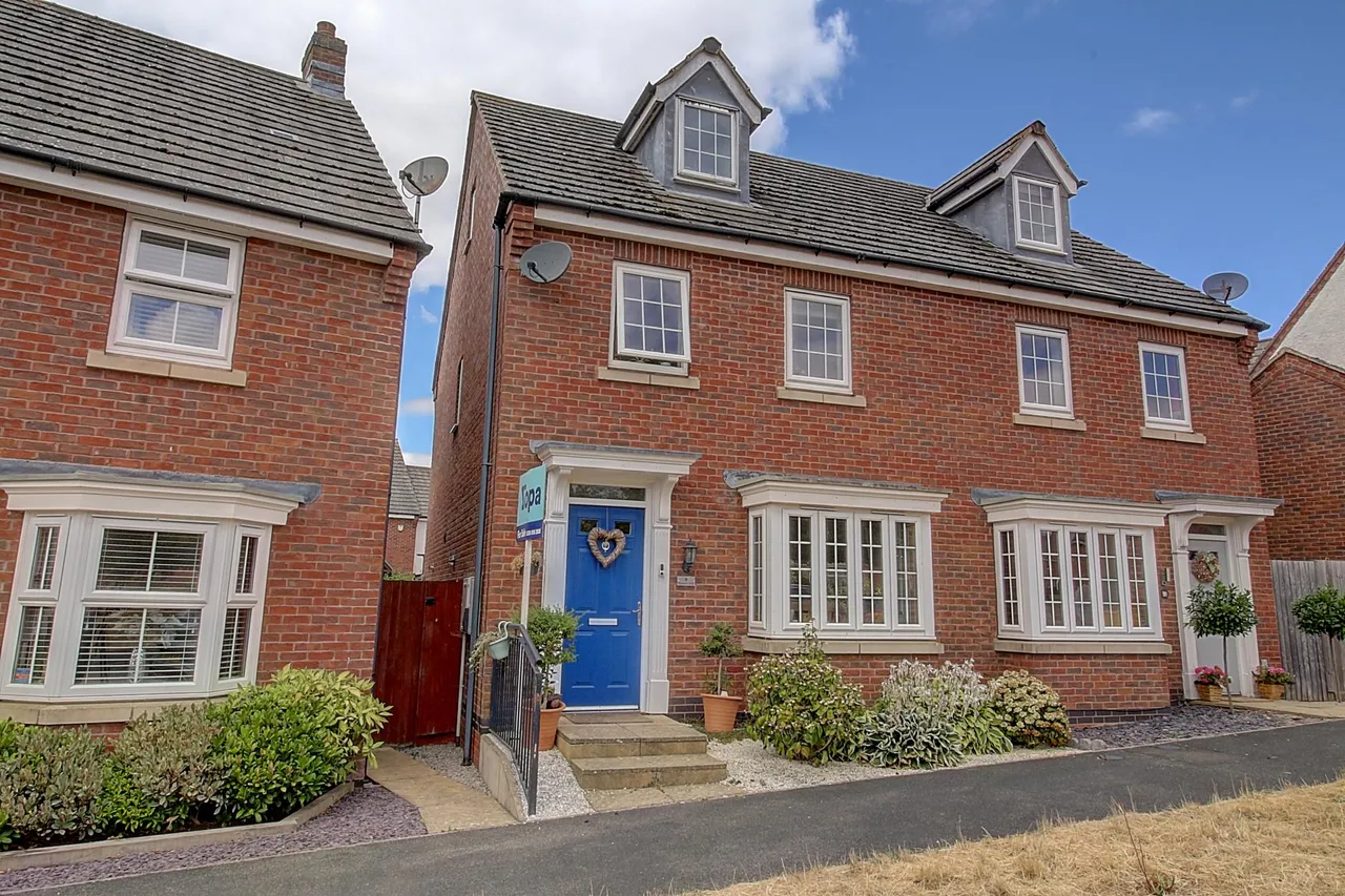 3 bed house for sale, Masefield Drive, Earl Shilton, LE9