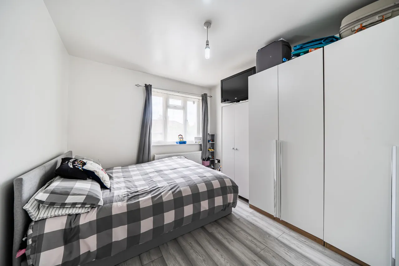 Whitton Avenue West, Northolt, UB5, photo 14