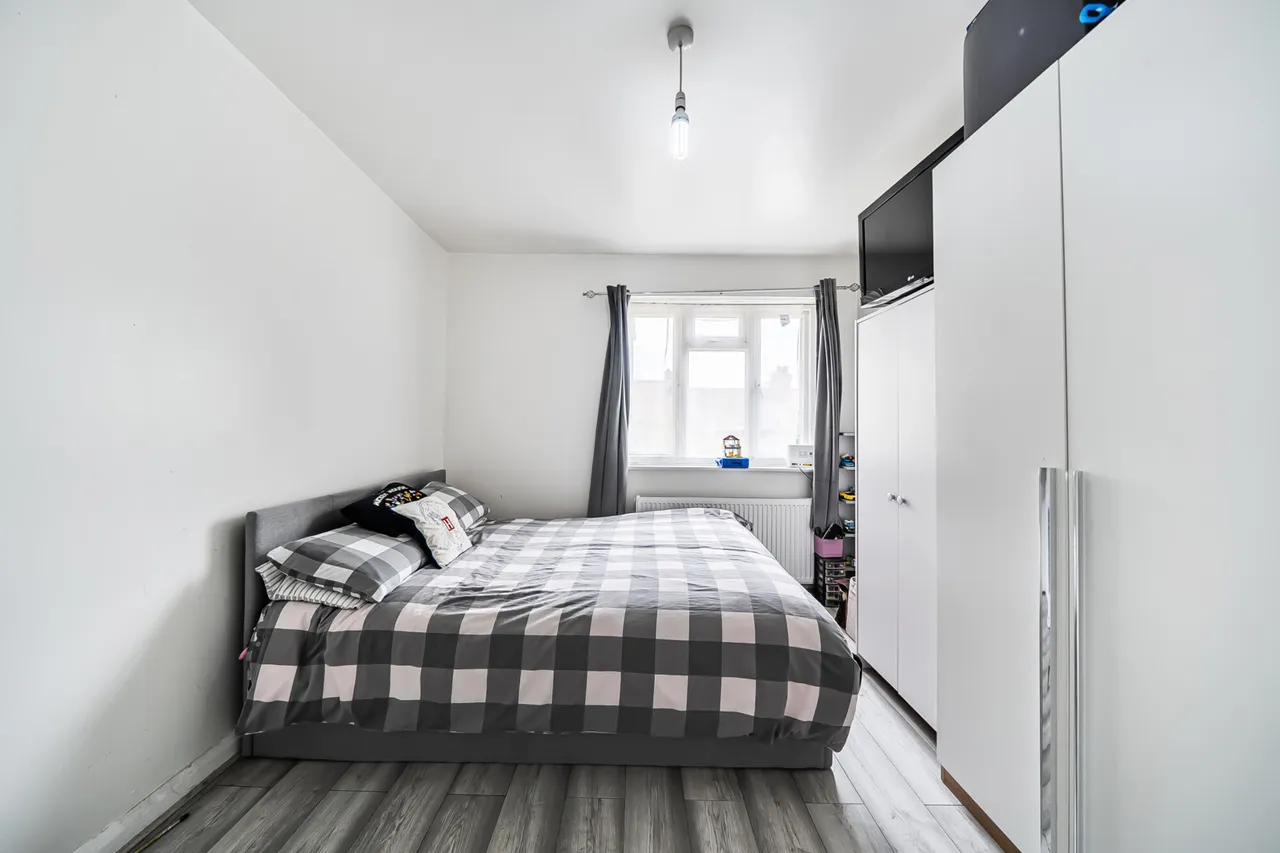 Whitton Avenue West, Northolt, UB5, photo 5