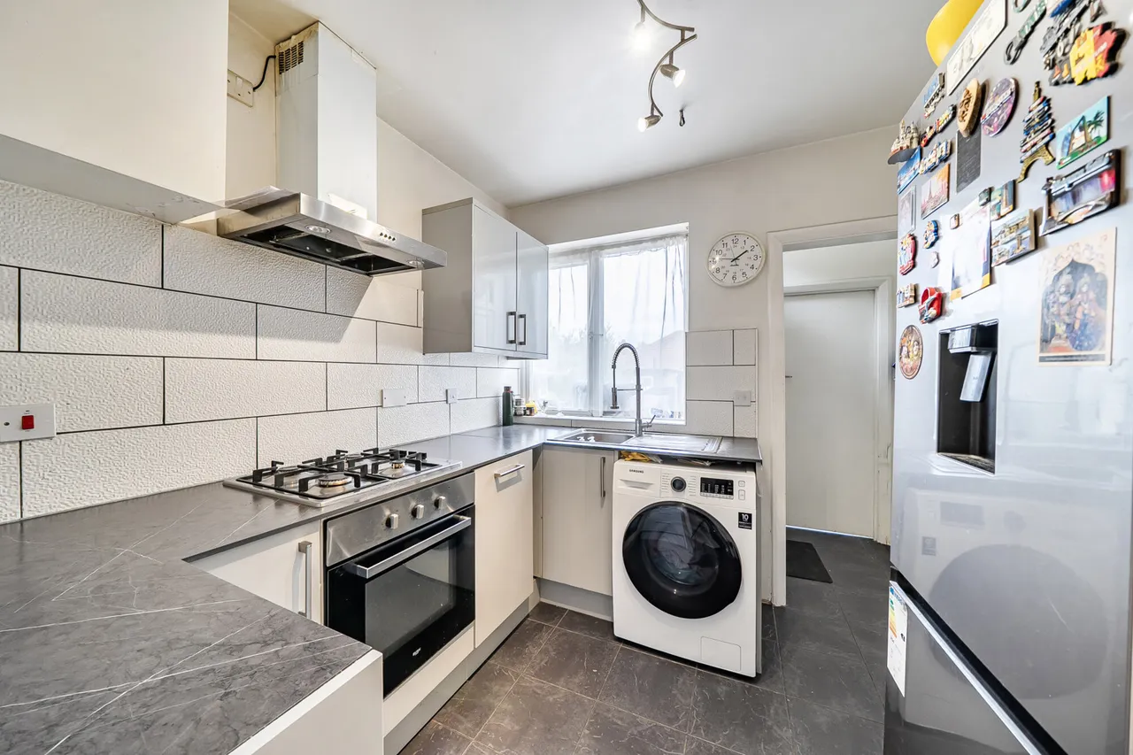 Whitton Avenue West, Northolt, UB5, photo 4
