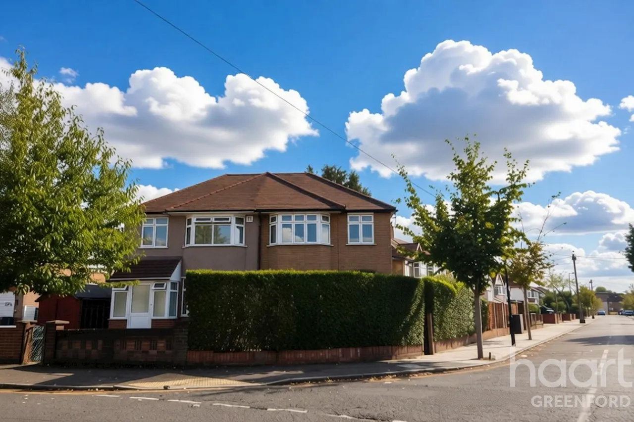 3 bed house for sale, Derwent Road, Southall, UB1