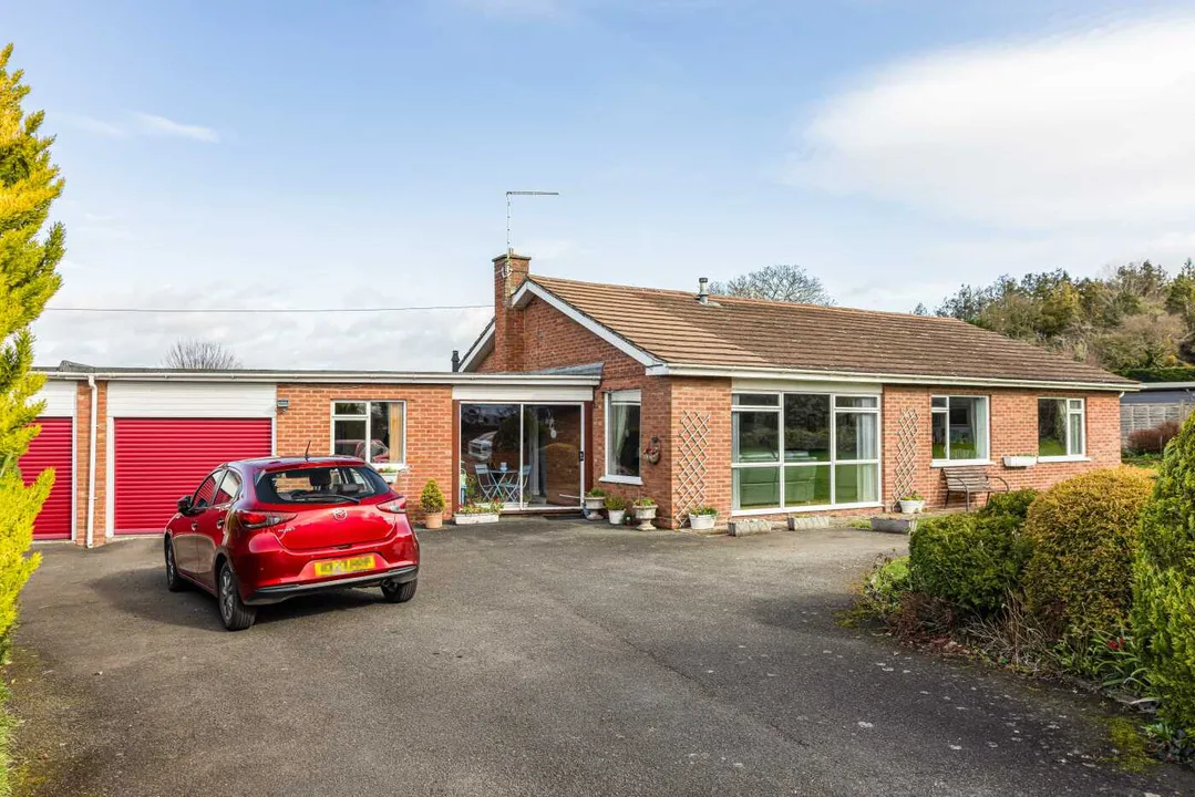 Bungalow and Large Garden, Lugwardine, Hereford, photo 20