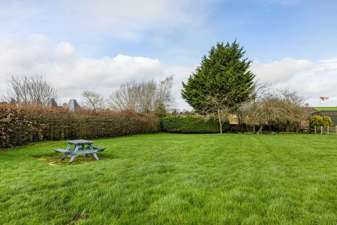 Bungalow and Large Garden, Lugwardine, Hereford, photo 47