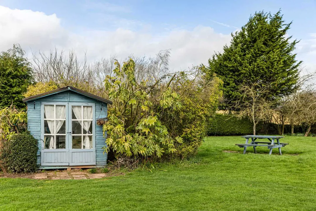 Bungalow and Large Garden, Lugwardine, Hereford, photo 28
