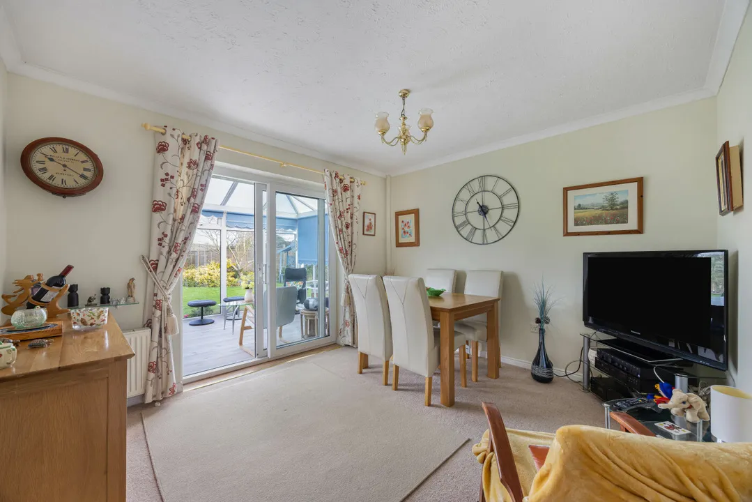 Bungalow and Large Garden, Lugwardine, Hereford, photo 38
