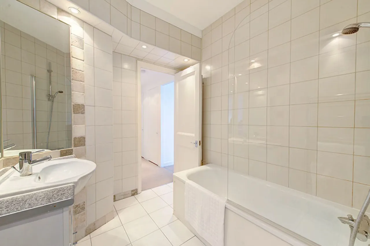 Flat 88, 39 Hill Street, London, photo 8