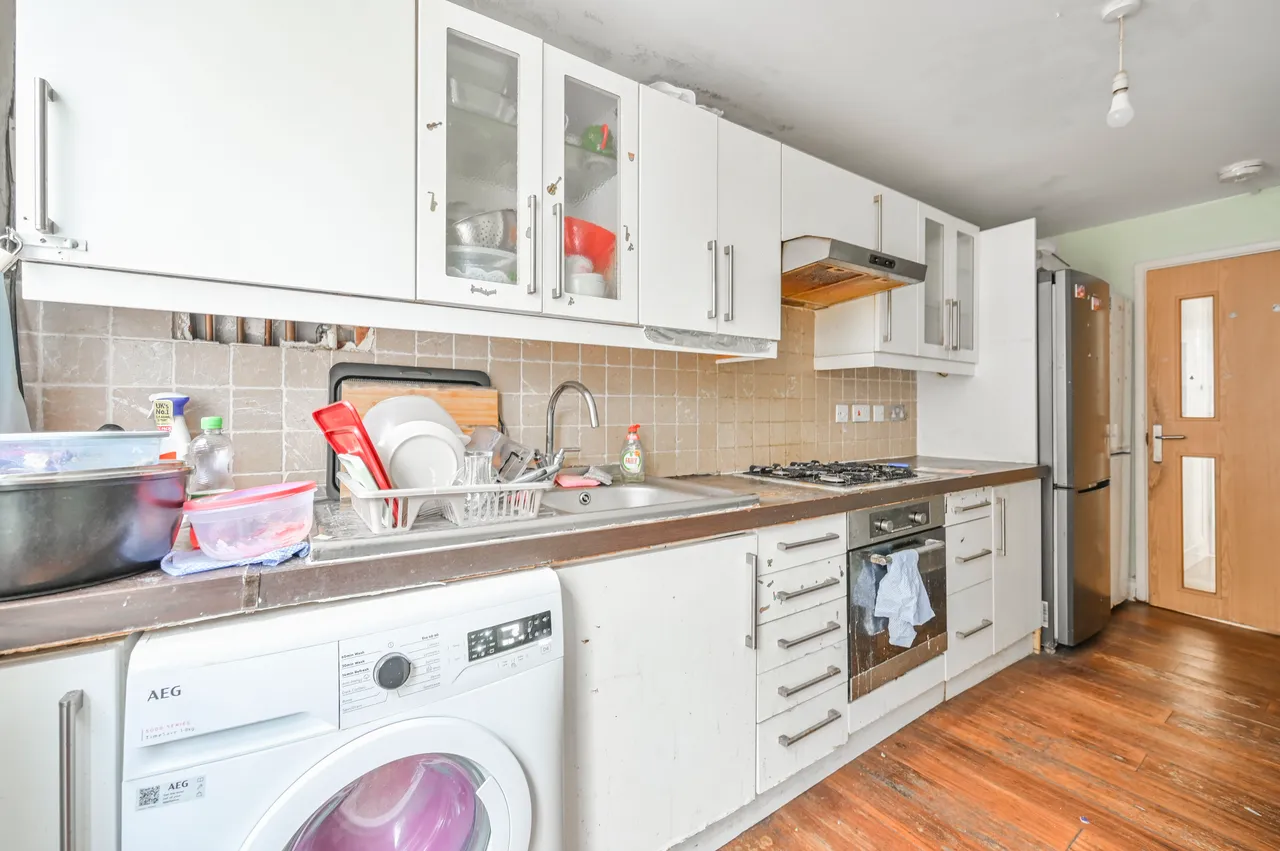 London, N18, photo 2