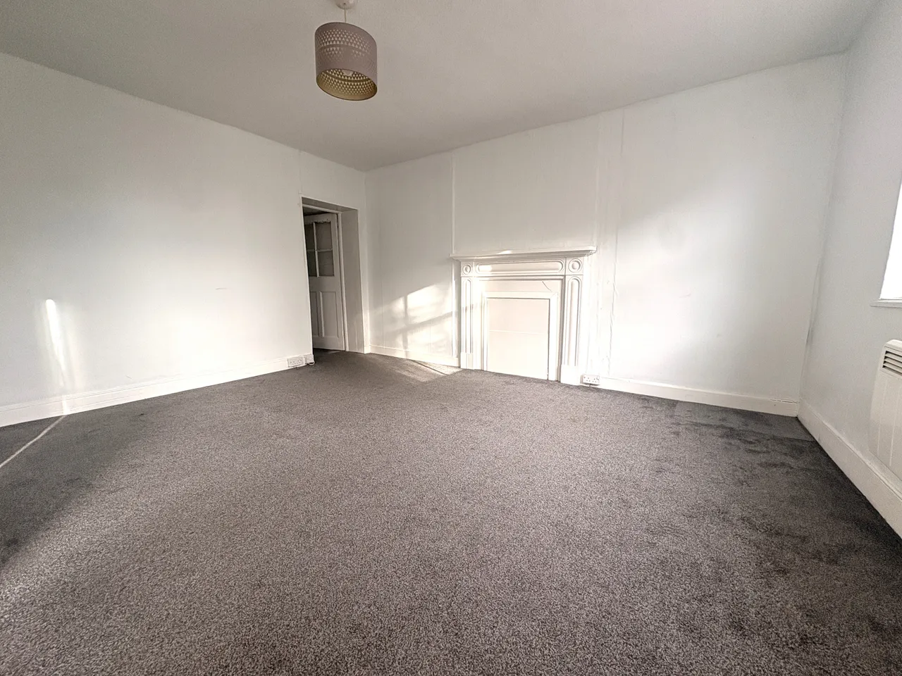 2 bed flat to rent, High Street, March, PE15