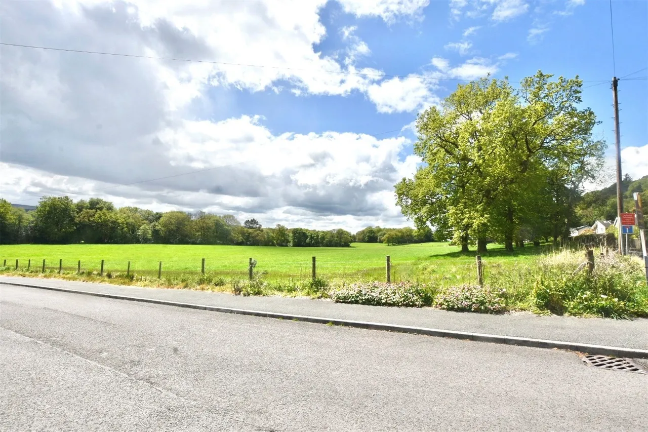 Lawley Road, Billinge, Blackburn, Lancashire, BB2, photo 2