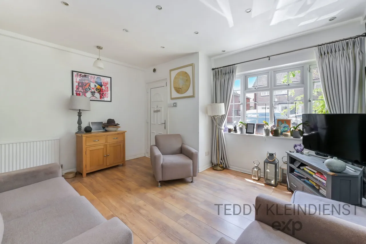 Tolworth Road, Surbiton, KT6 7SZ, photo 5