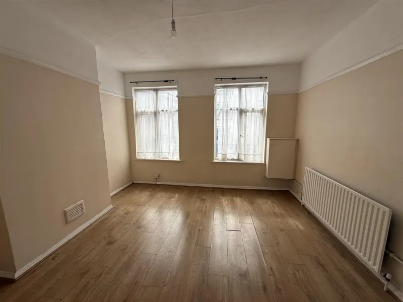 2 bed flat to rent — Parkview High Street, Yiewsley, West Drayton
