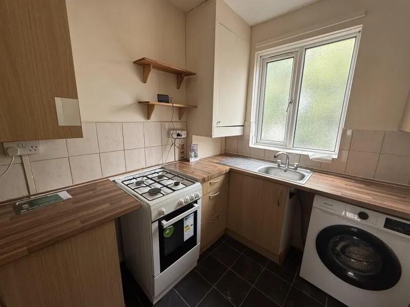 Parkview High Street, Yiewsley, West Drayton, photo 4