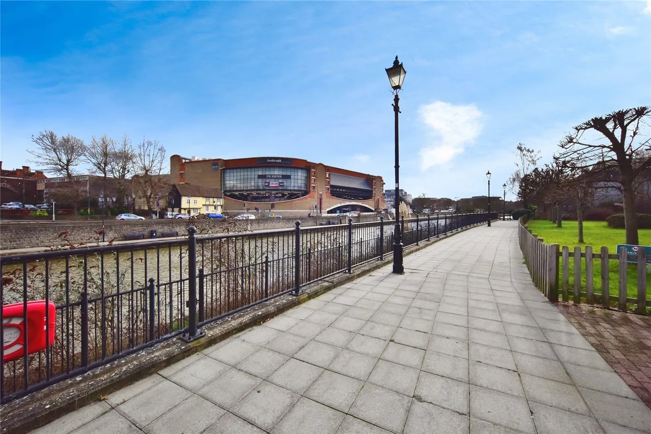 St. Peters Street, Maidstone, Kent, ME16, photo 2