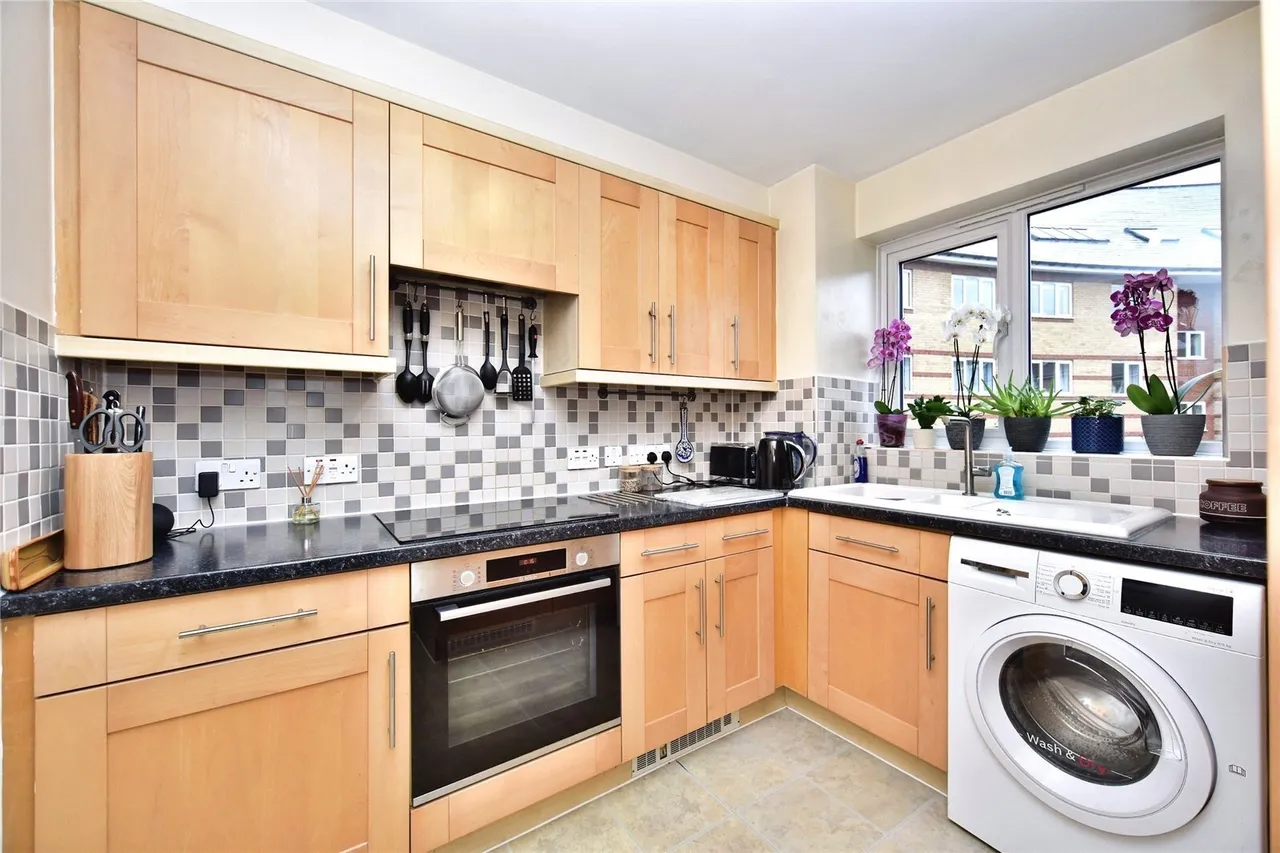 St. Peters Street, Maidstone, Kent, ME16, photo 9