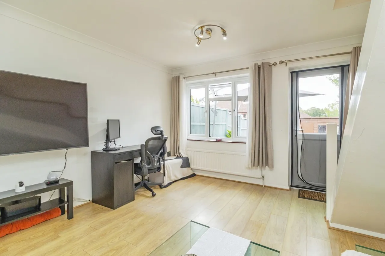 Quinton Drive, Bradwell, Milton Keynes, Buckinghamshire, MK13, photo 7