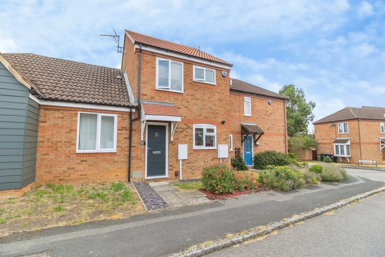 2 bed house for sale — Quinton Drive, Bradwell, Milton Keynes, Buckinghamshire, MK13