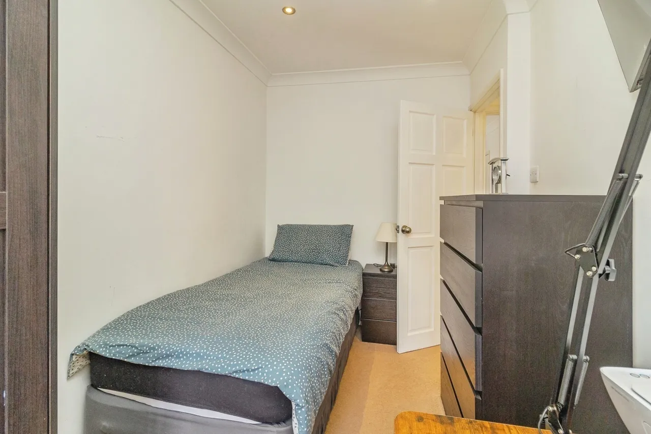 Quinton Drive, Bradwell, Milton Keynes, Buckinghamshire, MK13, photo 12
