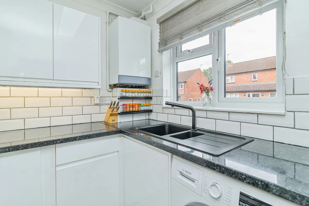 Quinton Drive, Bradwell, Milton Keynes, Buckinghamshire, MK13, photo 8