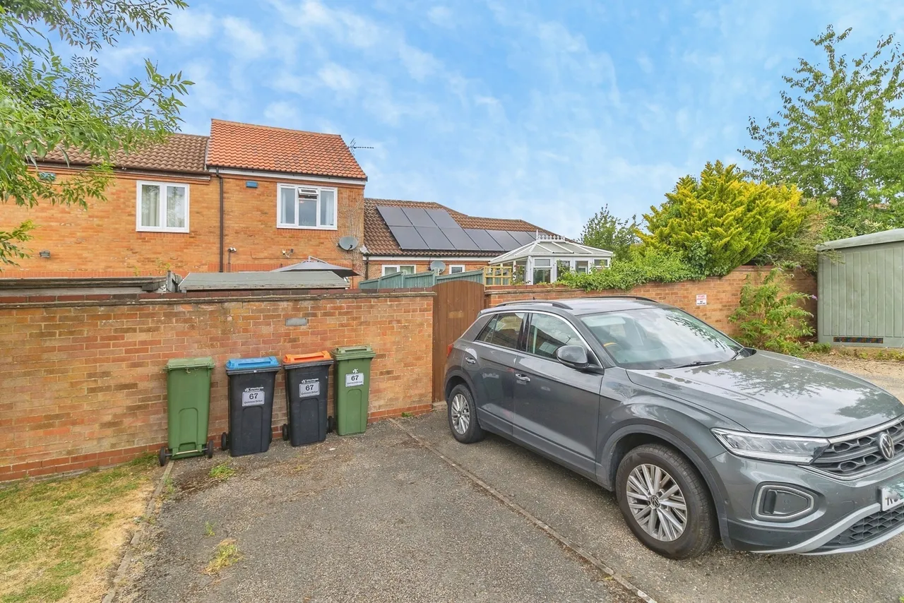 Quinton Drive, Bradwell, Milton Keynes, Buckinghamshire, MK13, photo 16