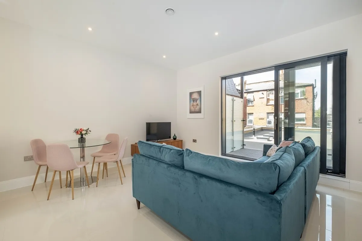 Merton Road, London, SW19, photo 4