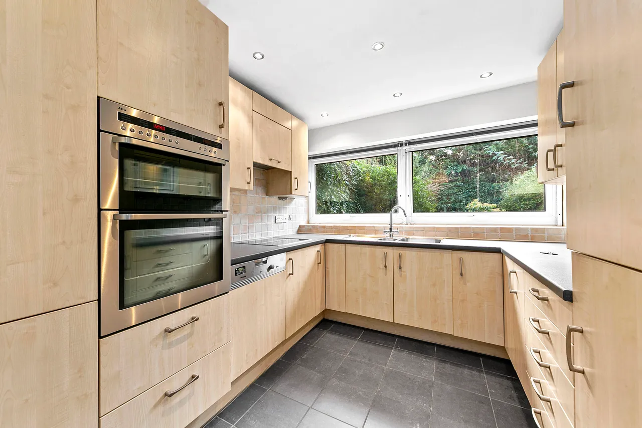 Fitzwilliam Avenue, Kew, TW9, photo 3