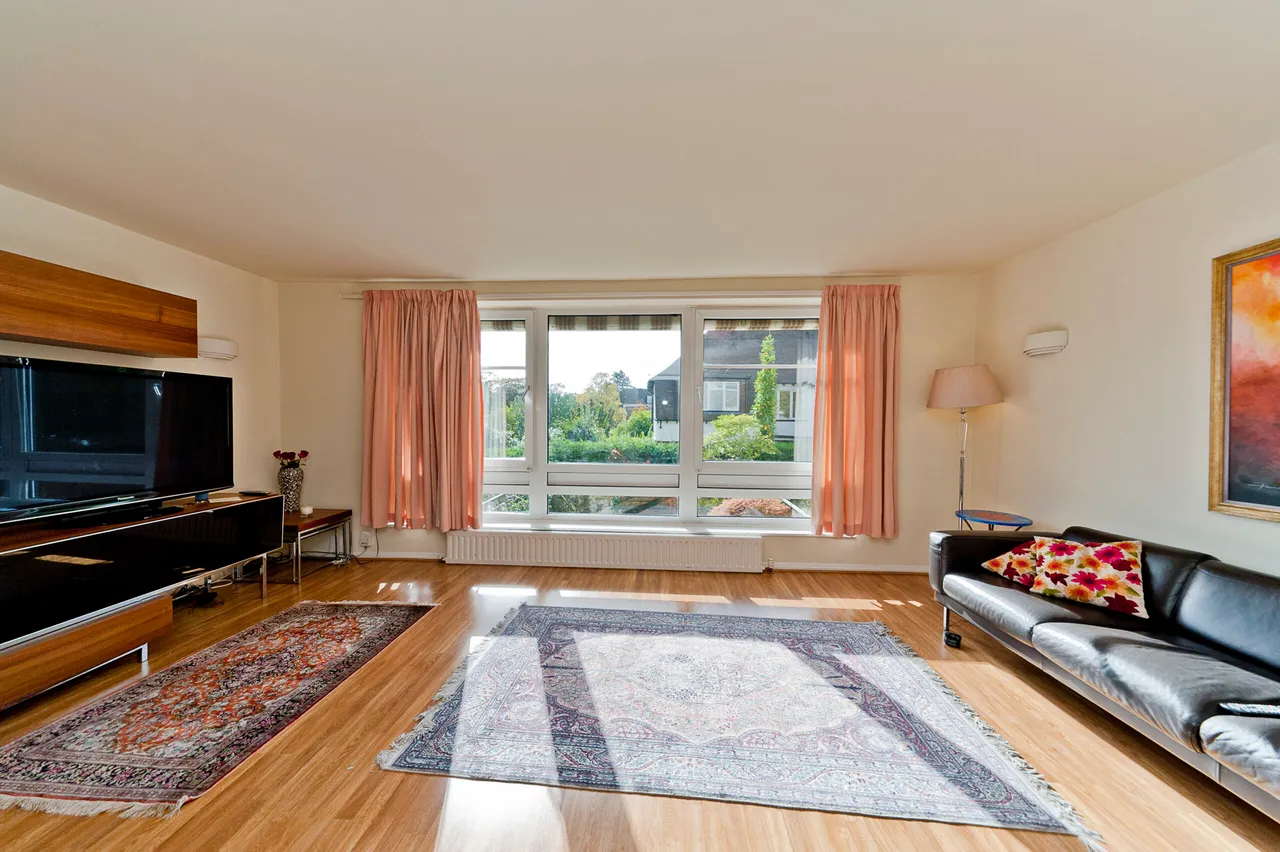 Fitzwilliam Avenue, Kew, TW9, photo 2