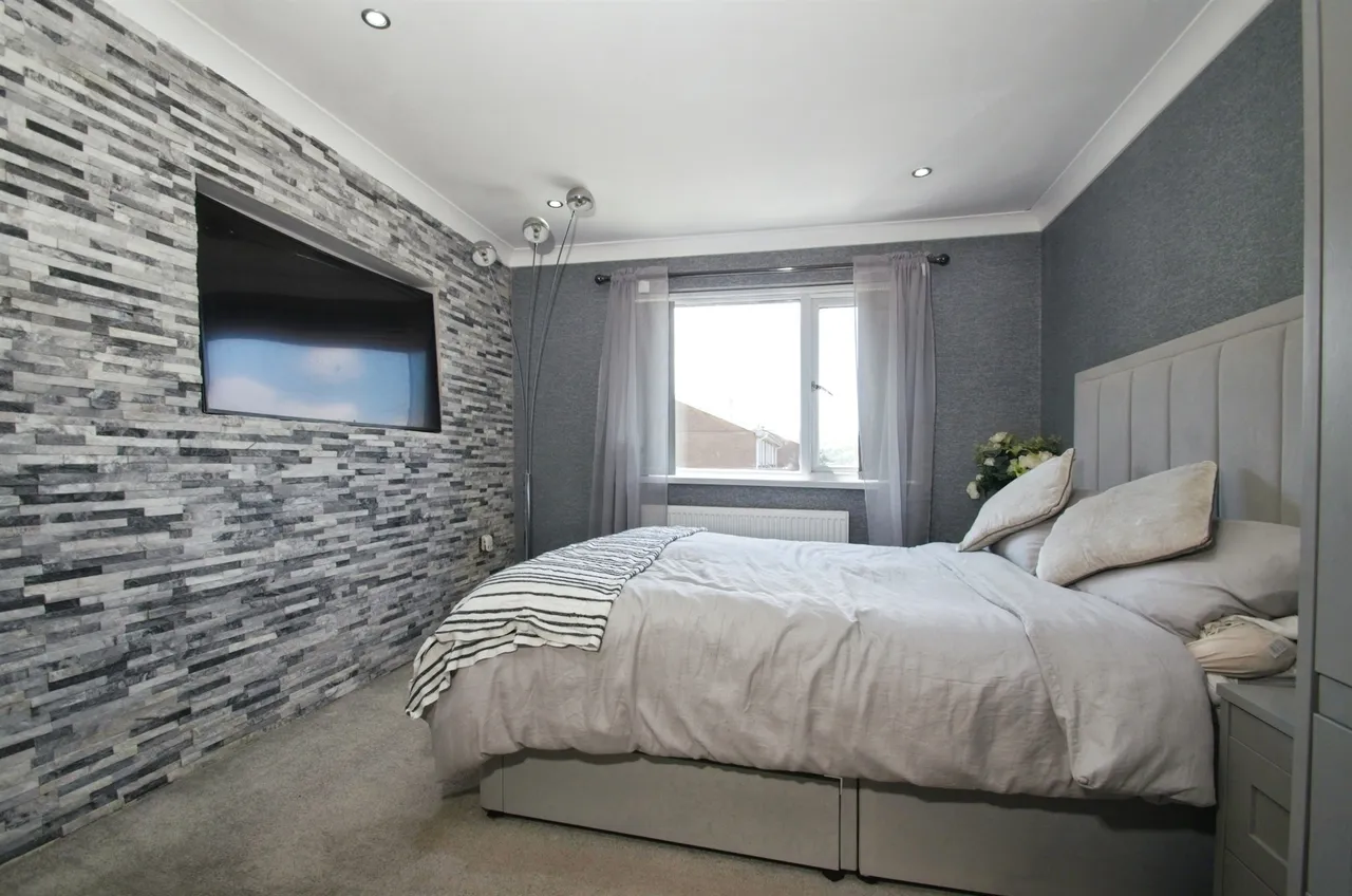 St. James Way, Tredegar, NP22, photo 6