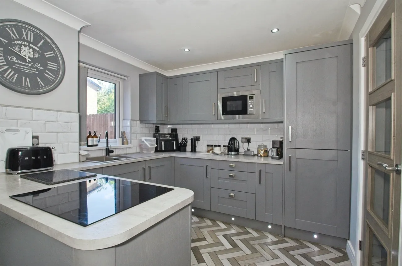 St. James Way, Tredegar, NP22, photo 2
