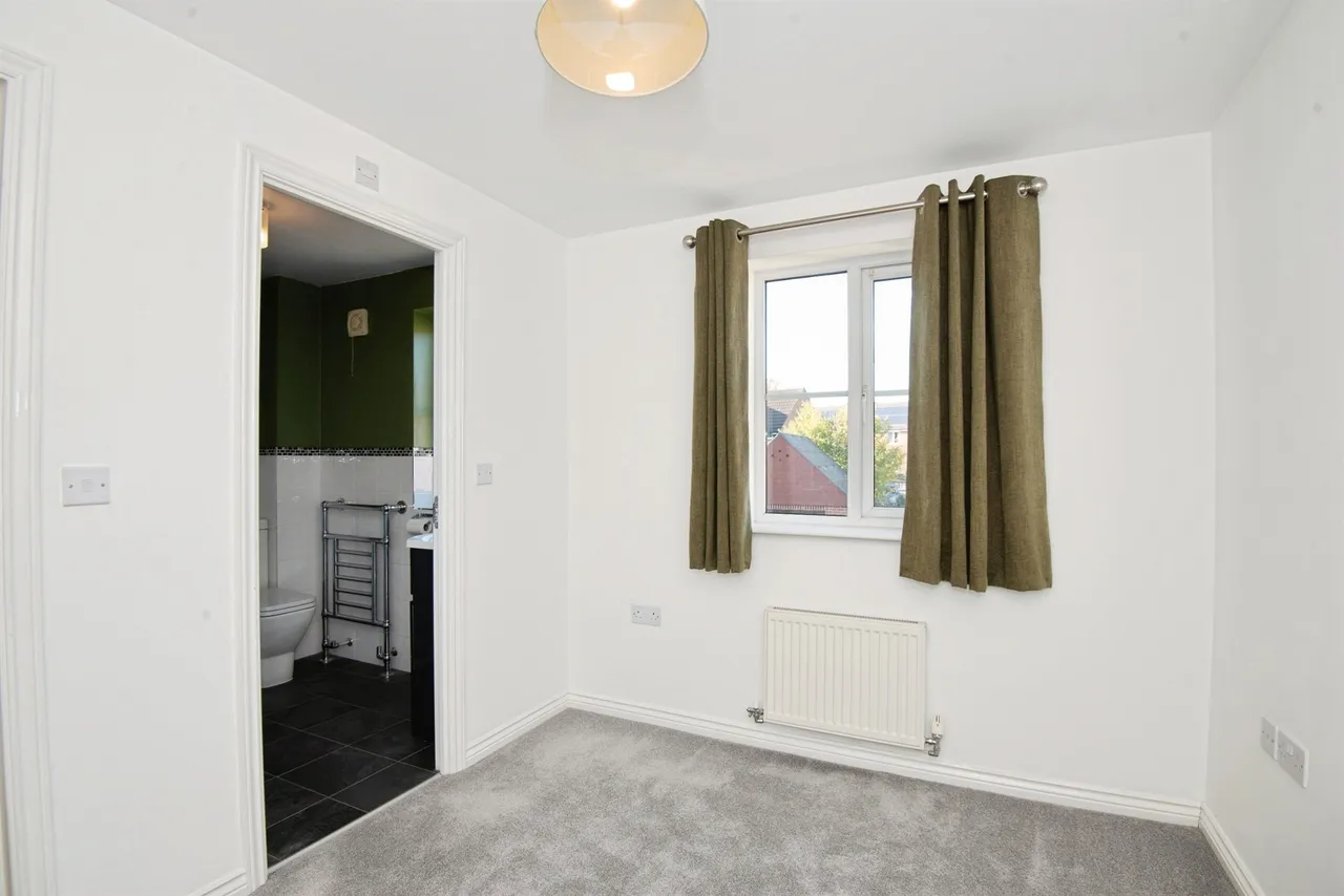 Gloucester Avenue, Shinfield, READING, photo 12