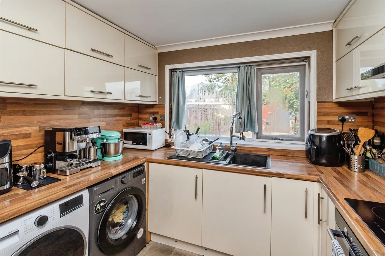 Summerhill Road, Bilston, WV14, photo 9