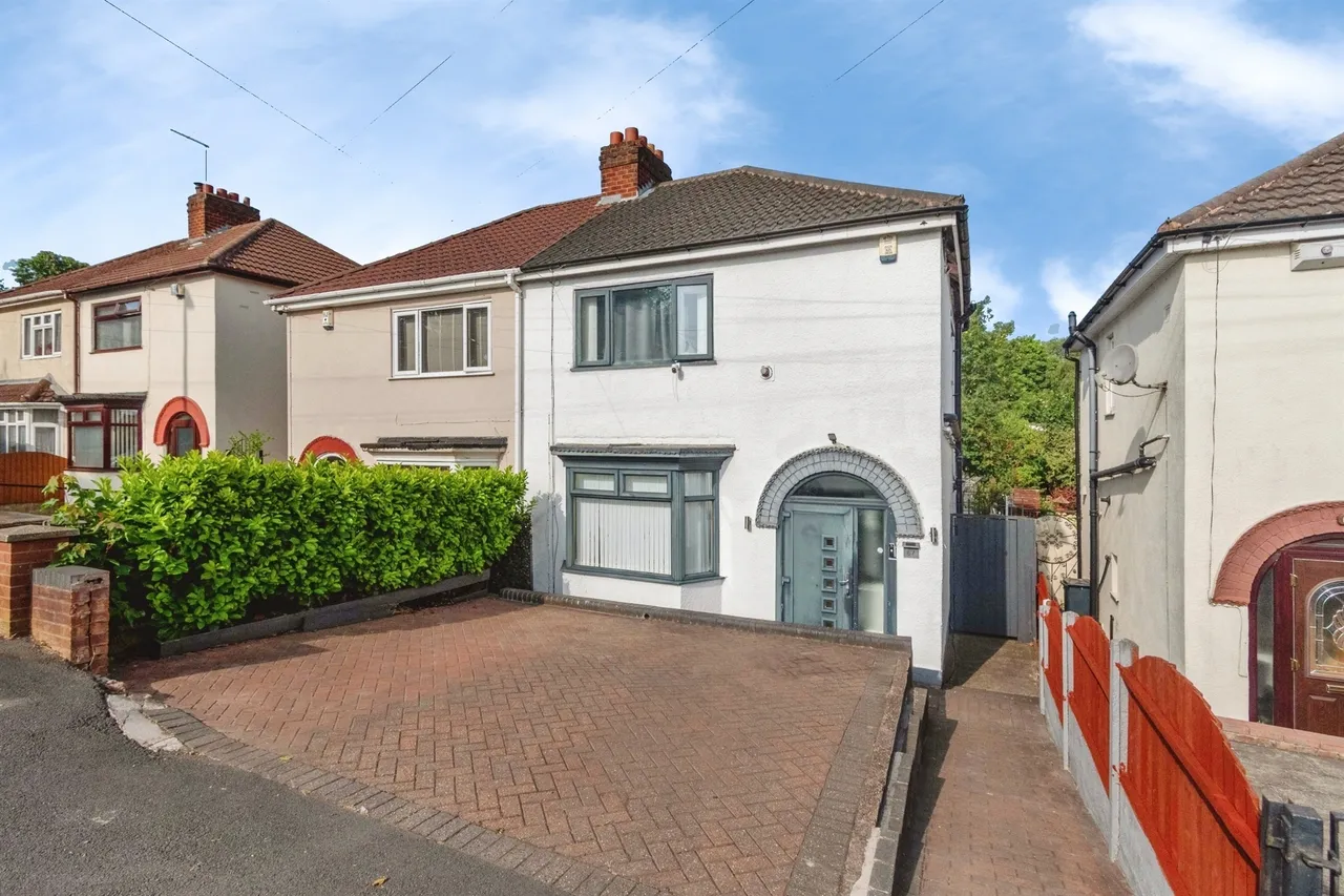 3 bed house for sale, Summerhill Road, Bilston, WV14