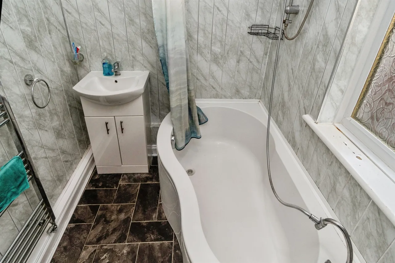 Summerhill Road, Bilston, WV14, photo 6